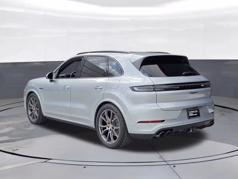 2026 Porsche Cayenne E-Hybrid - Photo 19