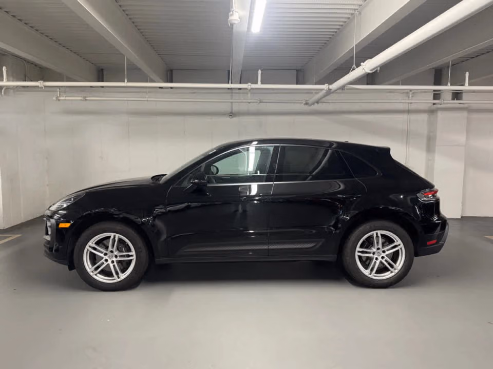 2026 Porsche Macan T - Photo 11