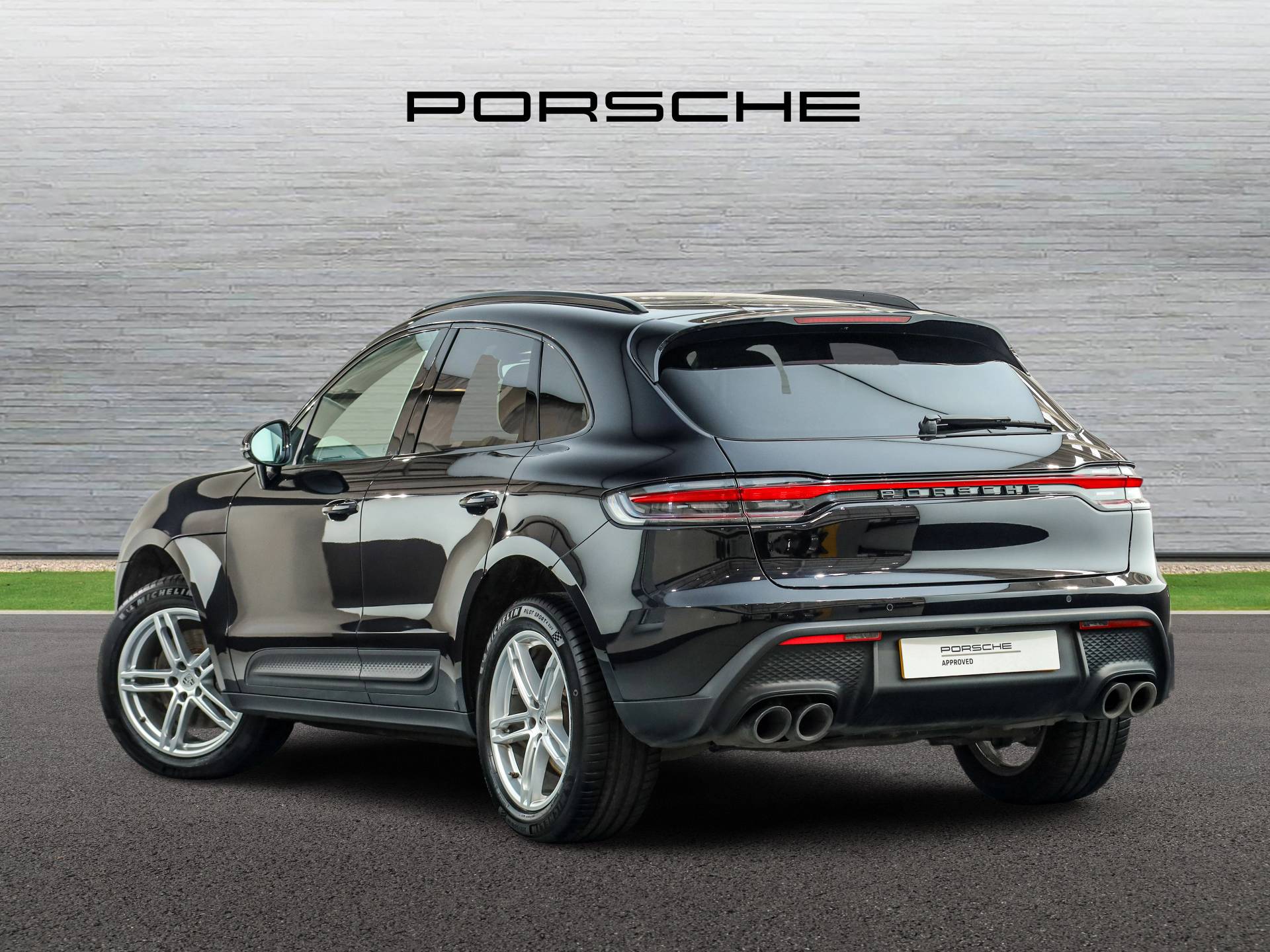 Macan, photo 2 of 31