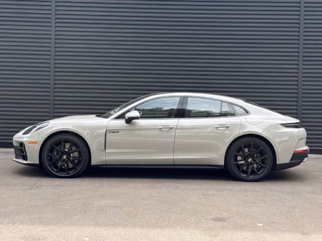2025 Porsche Panamera 4 E-Hybrid - Photo 10