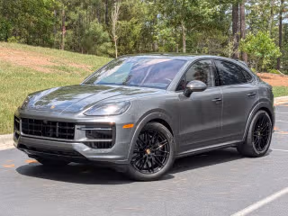 2025 Porsche Cayenne GTS's photo