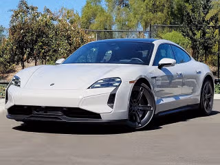 2025 Porsche Taycan Turbo's photo