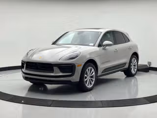 2026 Porsche Macan -'s photo