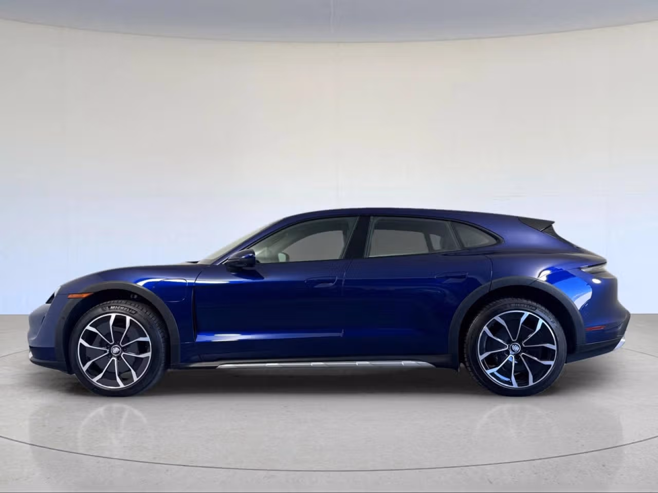 2024 Porsche Taycan Base - Photo 8