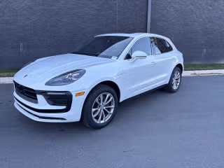 2025 Porsche Macan's photo