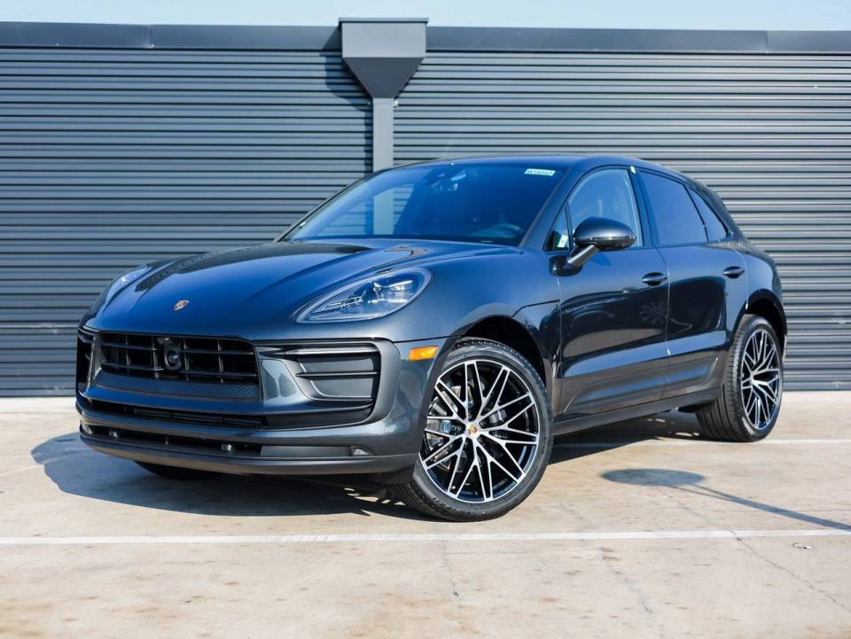 2026 Porsche Macan Base