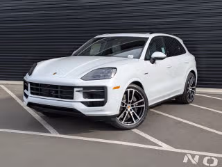 2026 Porsche Cayenne E-Hybrid's photo