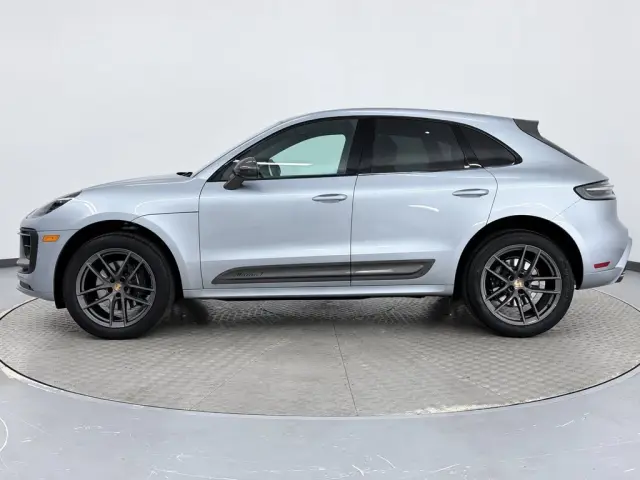 2025 Porsche Macan T - Photo 14