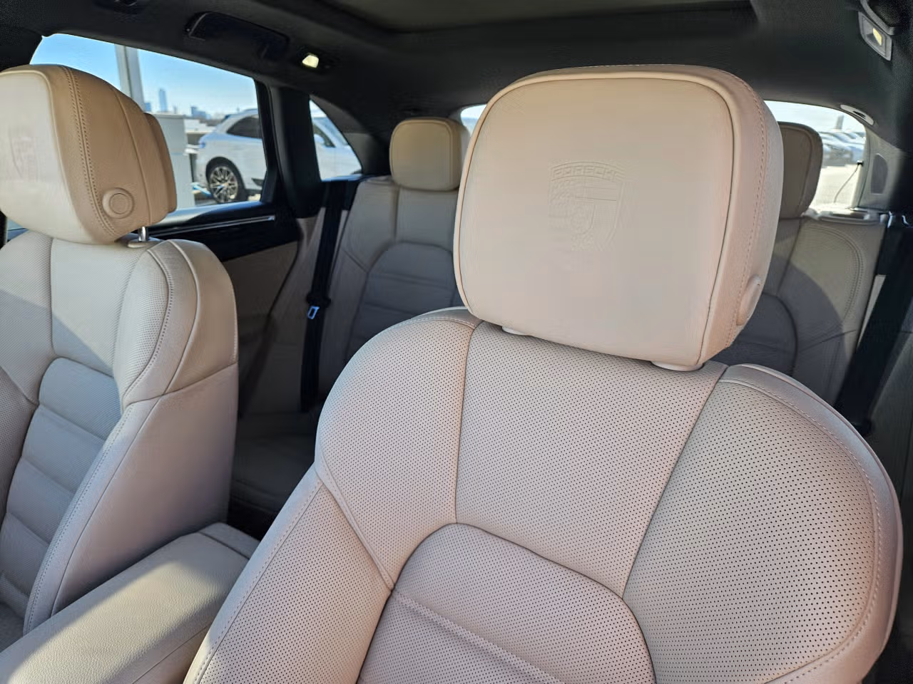 2026 Porsche Macan T - Photo 36