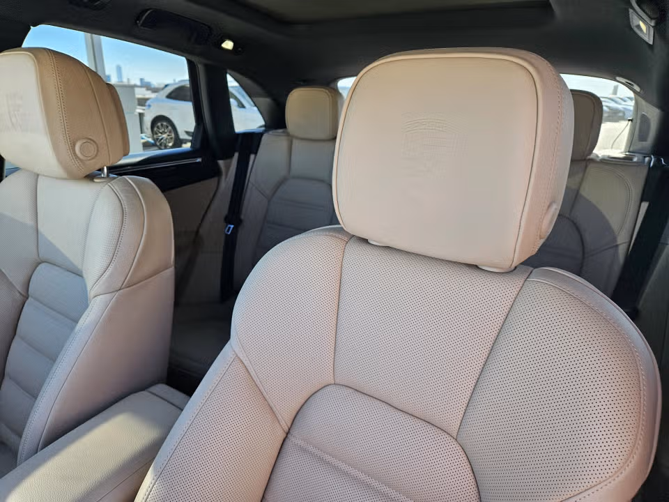 2026 Porsche Macan T - Photo 35