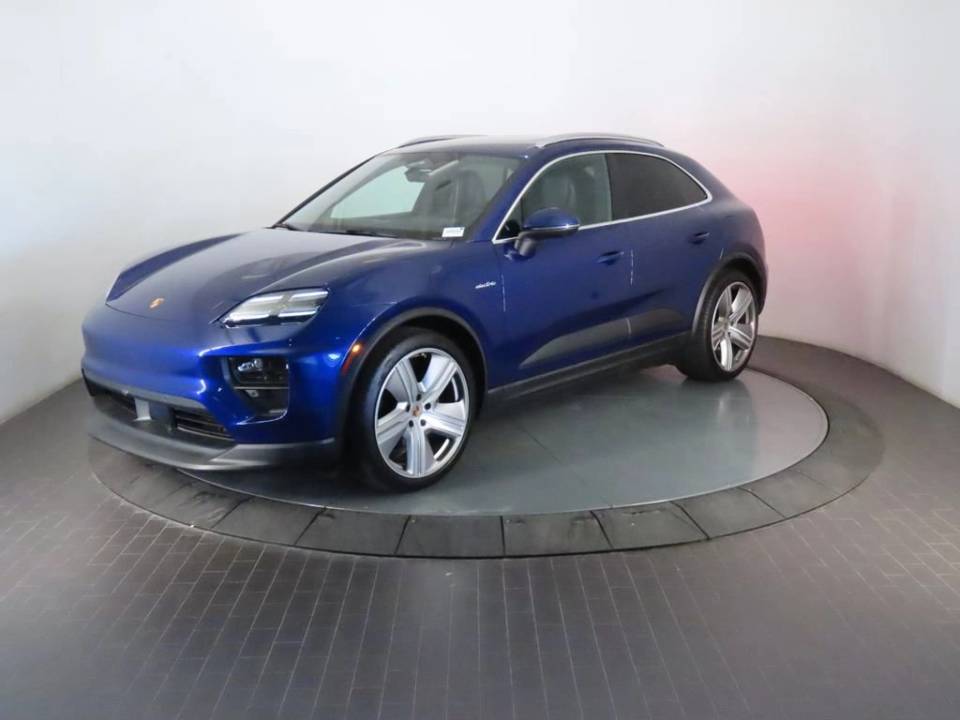 2024 Porsche Macan Base