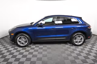 2026 Porsche Macan T - Photo 9