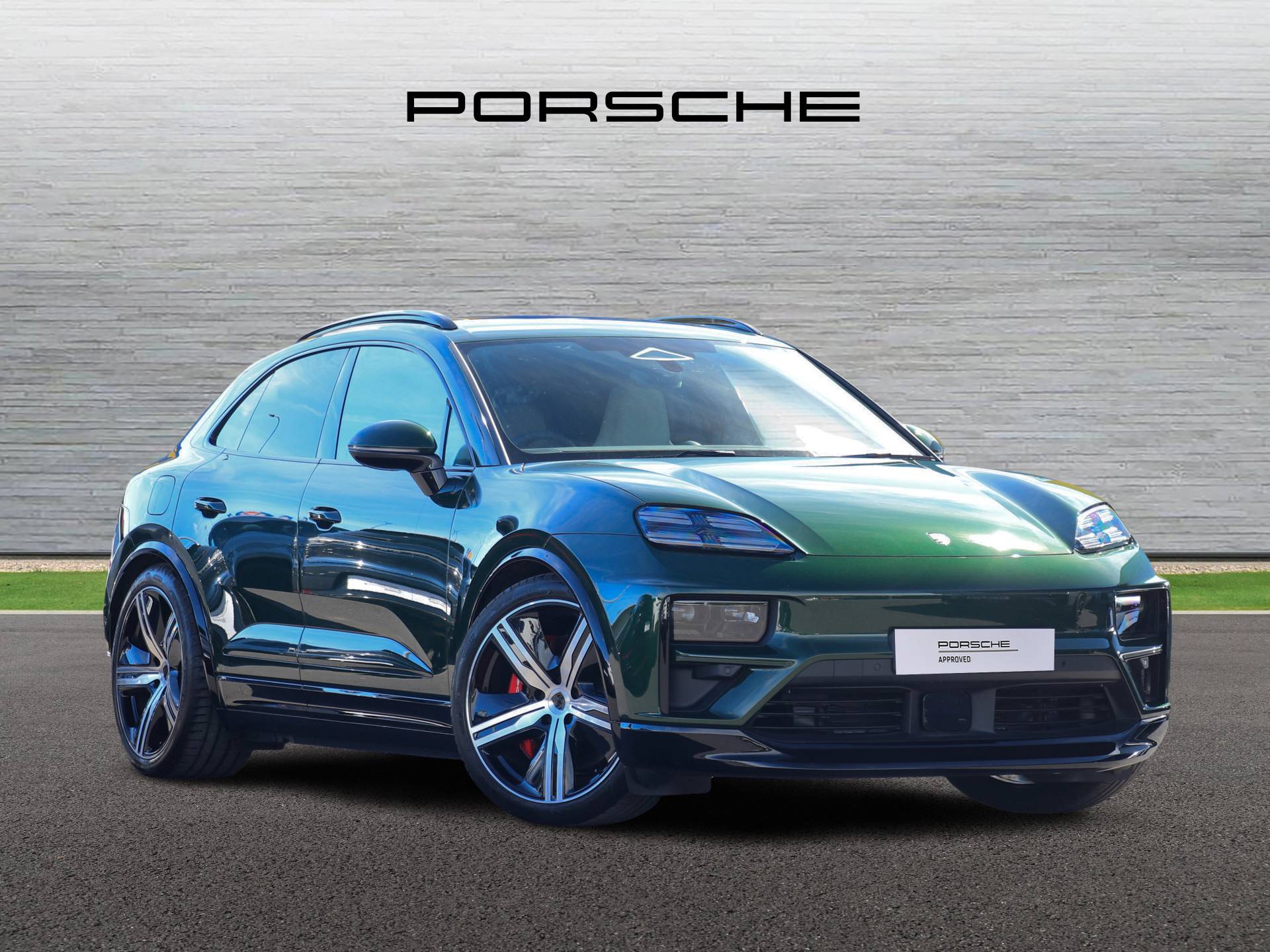 Macan Turbo, photo 1 of 34