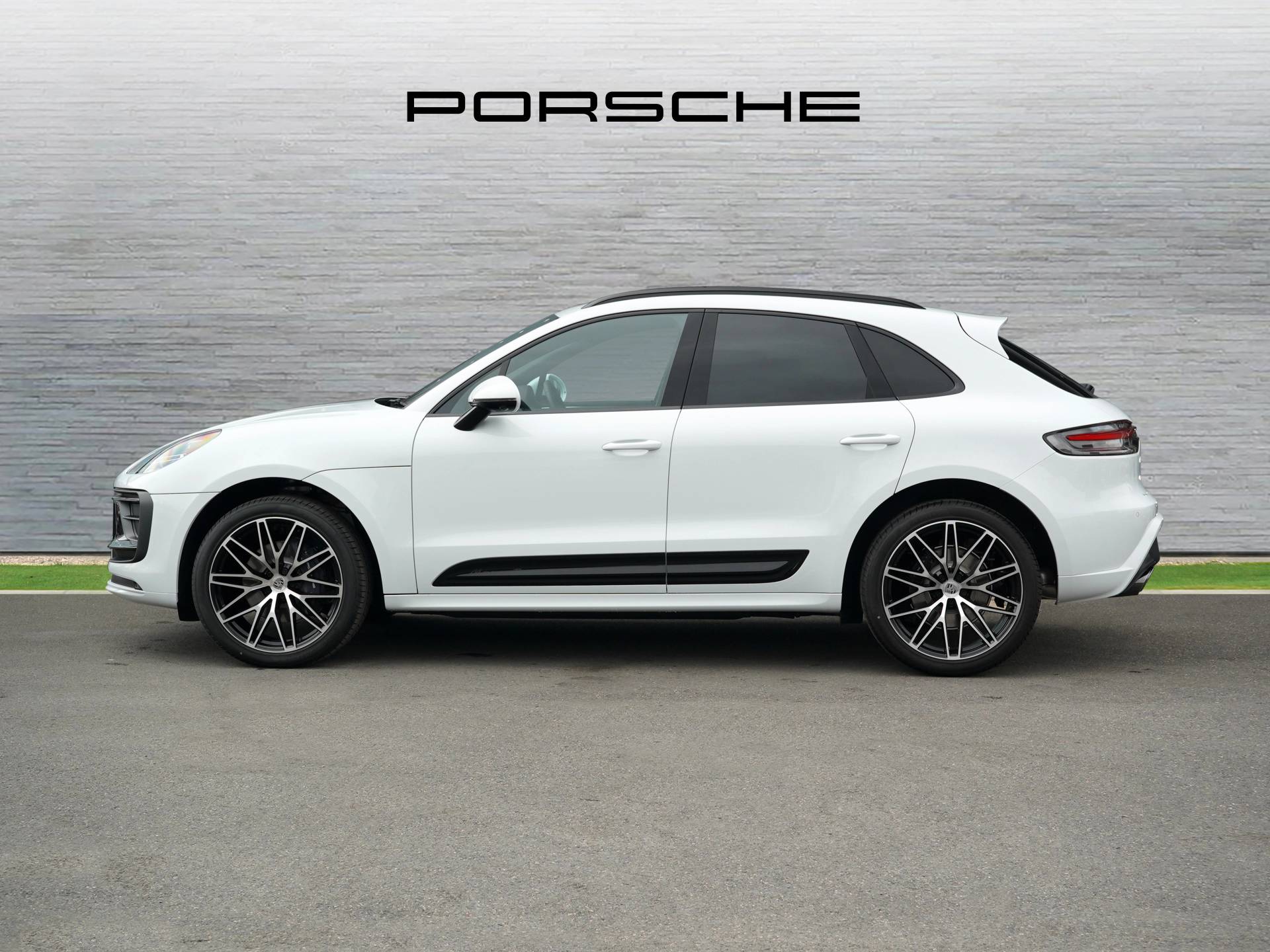 Macan T, photo 2 of 65