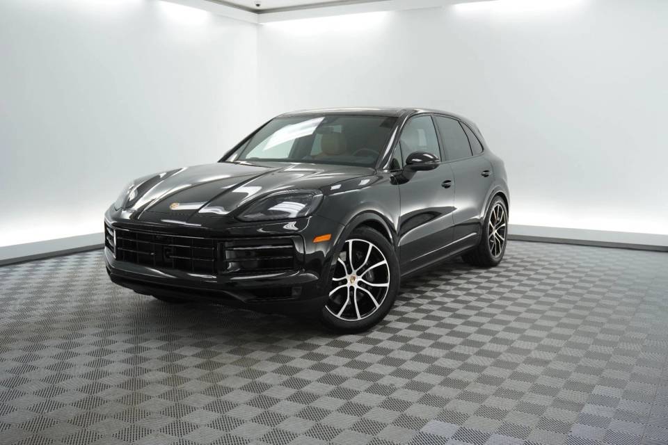 2025 Porsche Cayenne Base