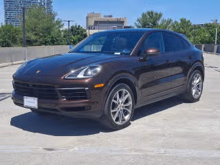 2023 Porsche Cayenne Platinum Edition's photo