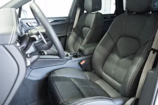 2025 Porsche Macan Base - Photo 33