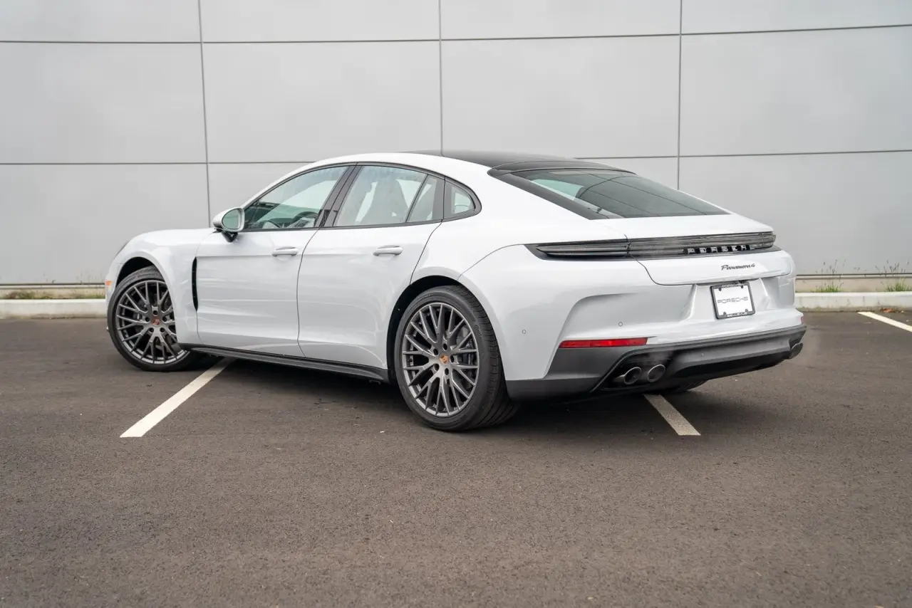 2026 Porsche Panamera Base - Photo 24