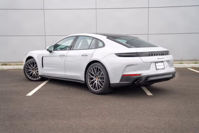 2026 Porsche Panamera Base - Photo 18