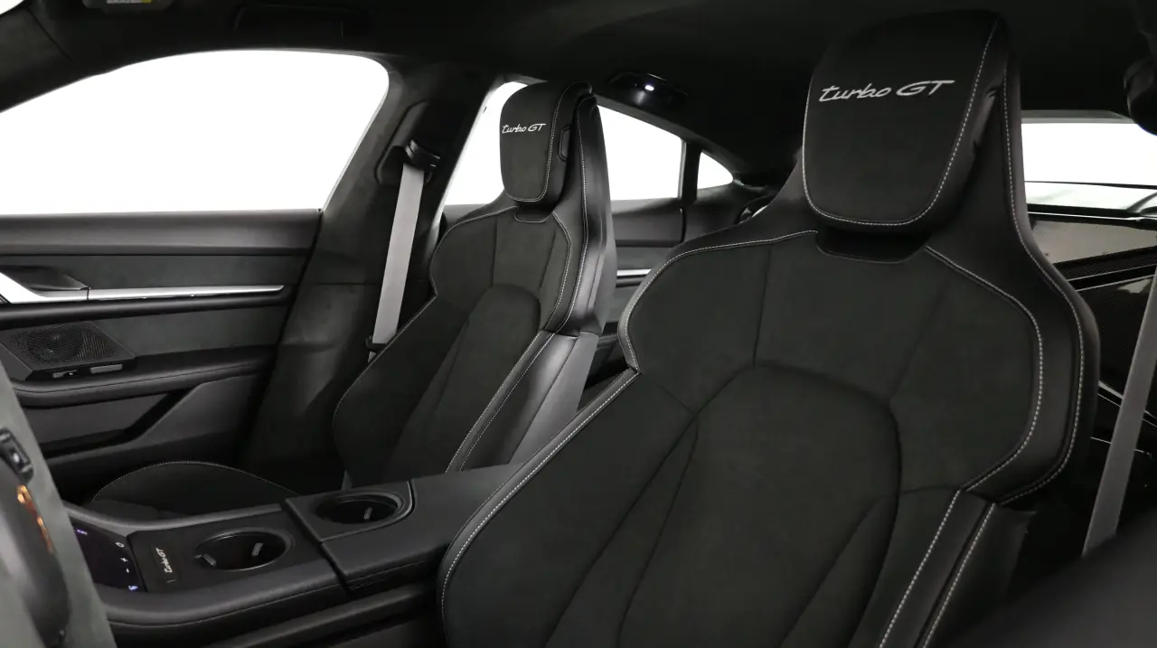 2025 Porsche Taycan Turbo GT - Photo 40