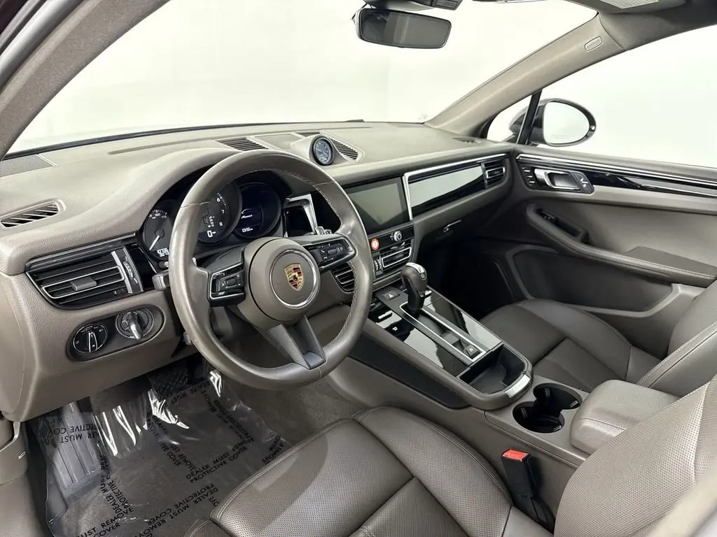 2025 Porsche Macan Base - Photo 32