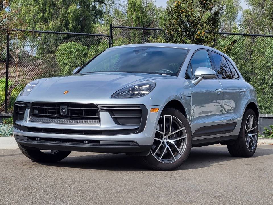 2023 Porsche Macan Base