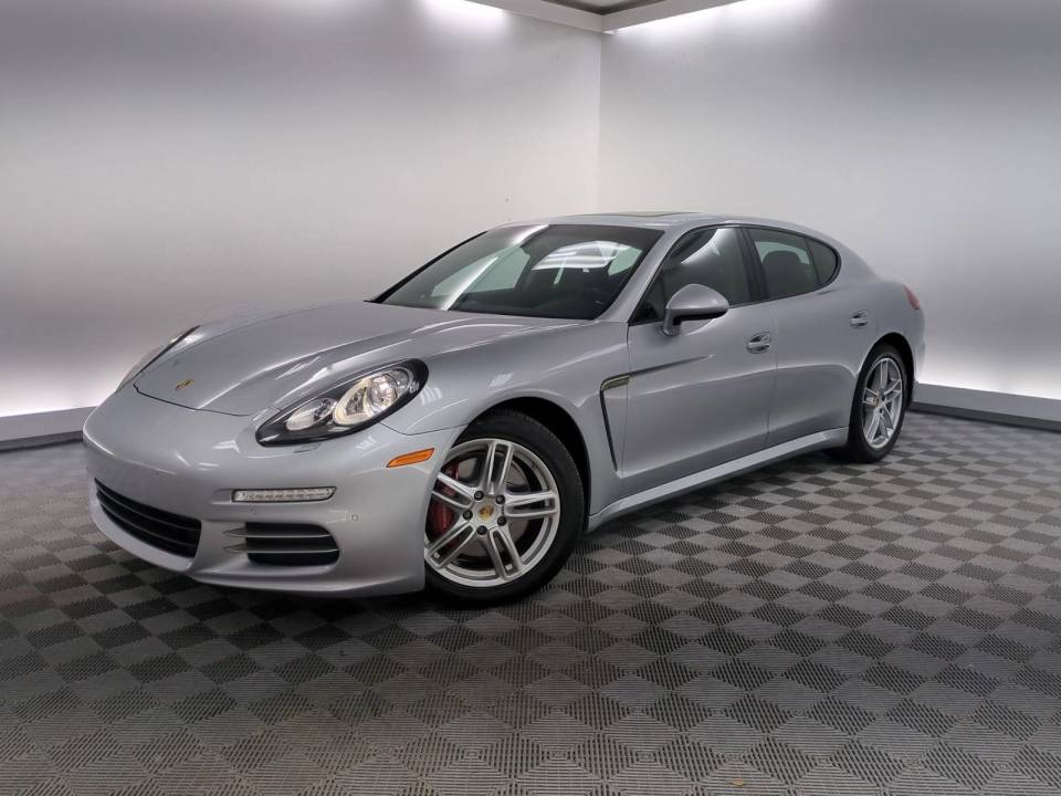 2015 Porsche Panamera Base
