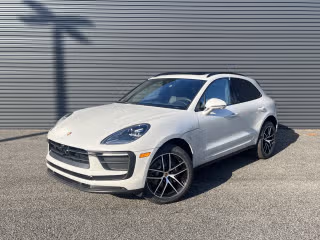 2026 Porsche Macan -'s photo