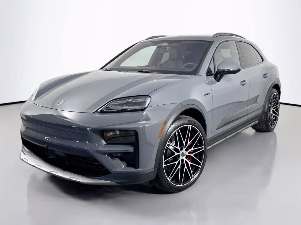 2025 Porsche Macan Turbo Electric - Photo 3