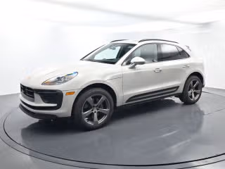 2025 Porsche Macan's photo