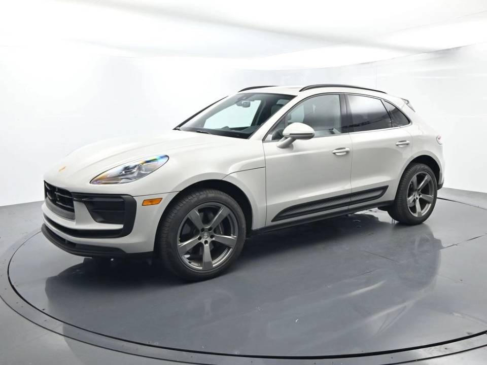 2025 Porsche Macan
