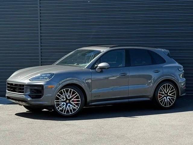 2025 Porsche Cayenne GTS
