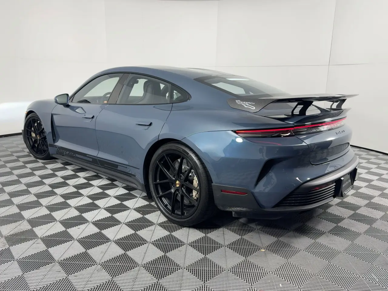 2025 Porsche Taycan Turbo GT - Photo 24