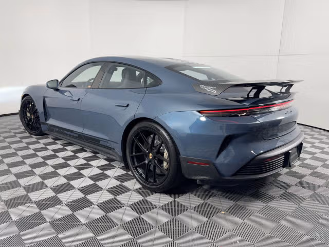 2025 Porsche Taycan Turbo GT - Photo 18