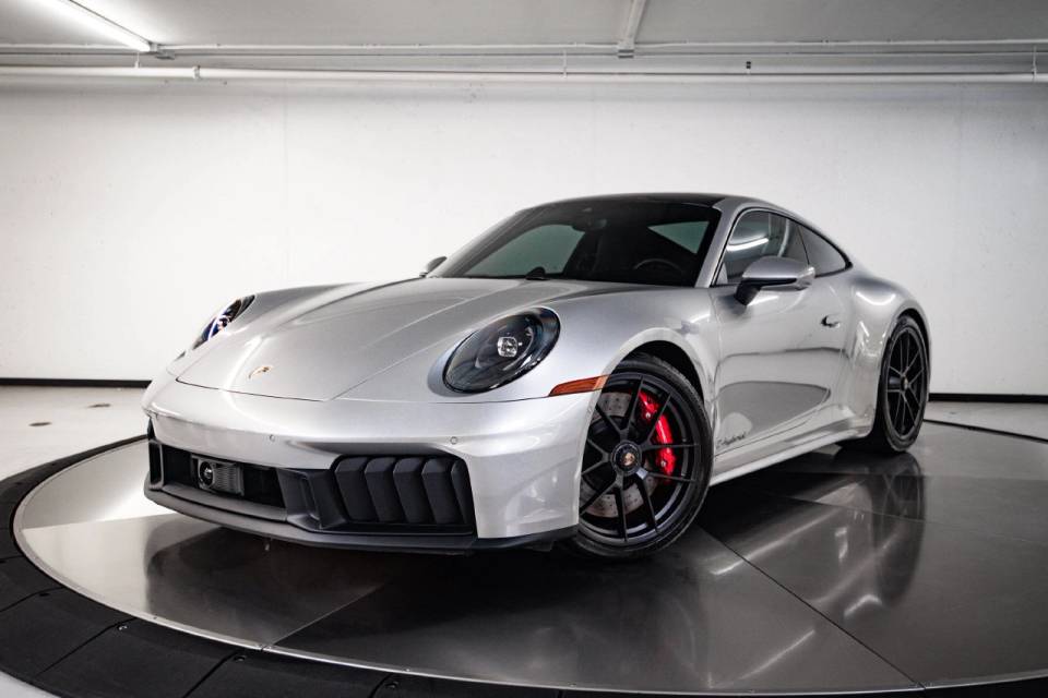 2025 Porsche 911 GTS