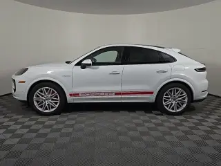 2025 Porsche Cayenne Coup S E-Hybrid - Photo 13