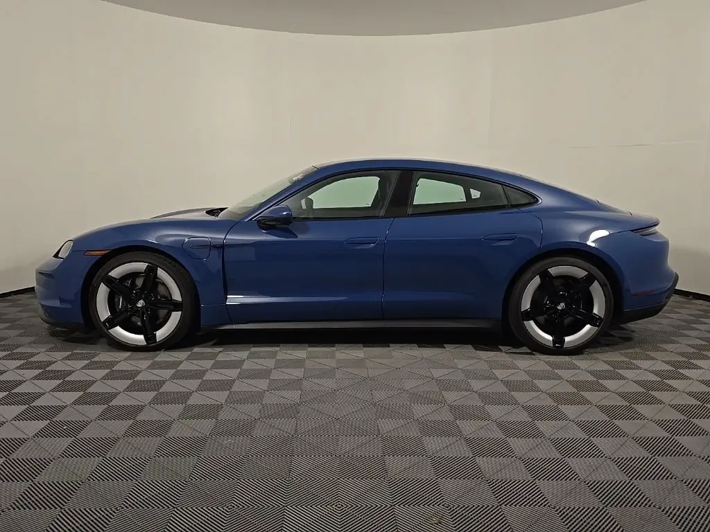2025 Porsche Taycan Base - Photo 16