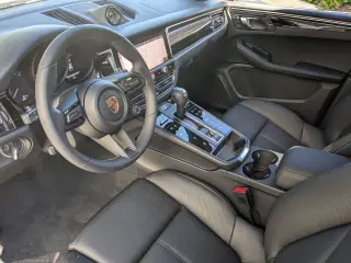 2026 Porsche Macan T - Photo 29