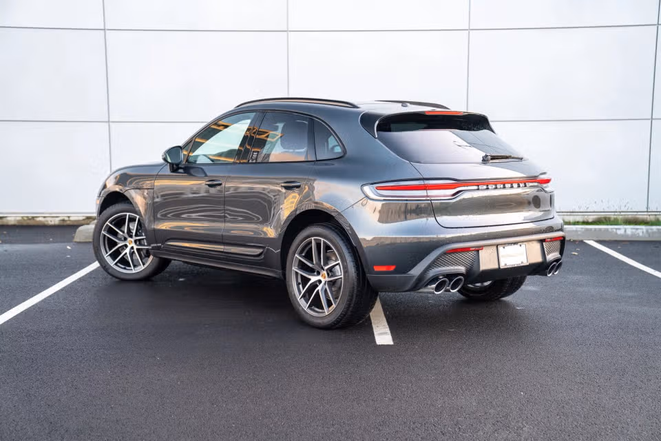 2026 Porsche Macan - Photo 19