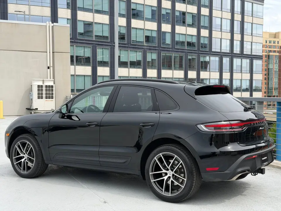 2026 Porsche Macan - Photo 23
