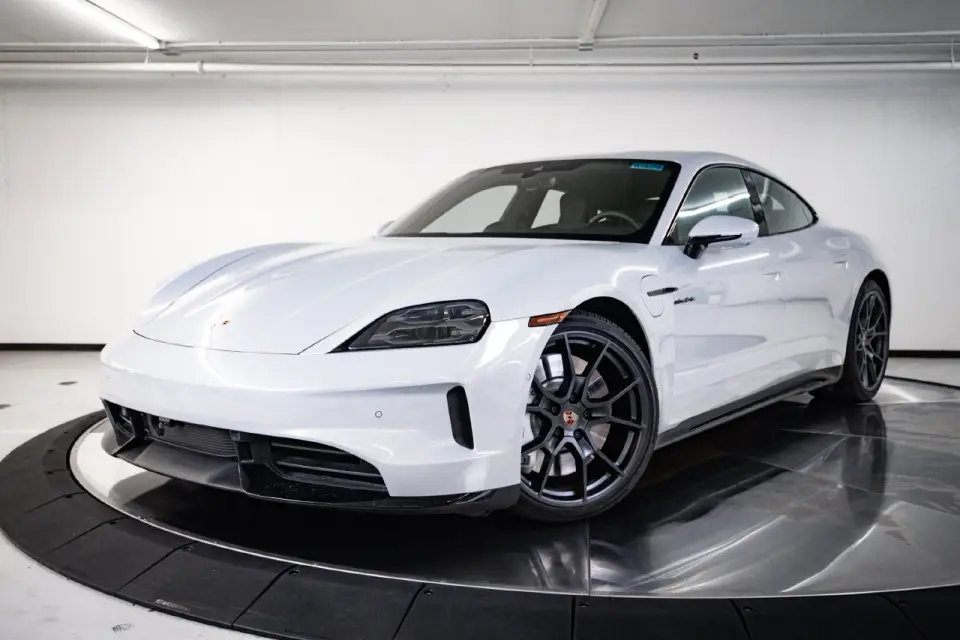 2026 Porsche Taycan GTS - Photo 7