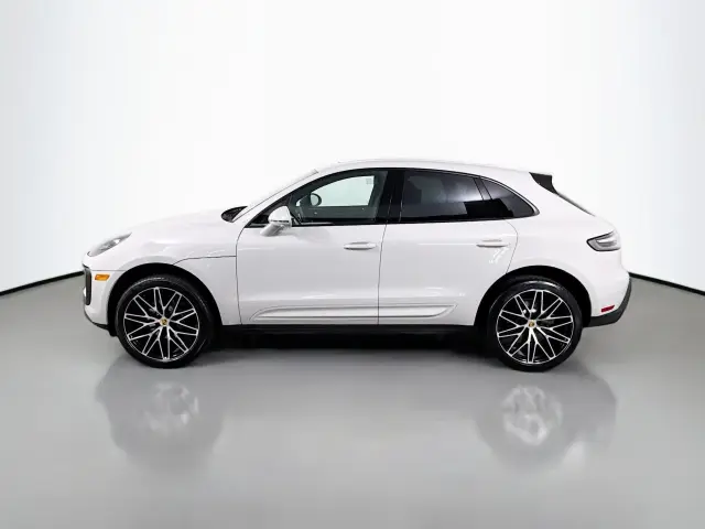 2026 Porsche Macan T - Photo 14
