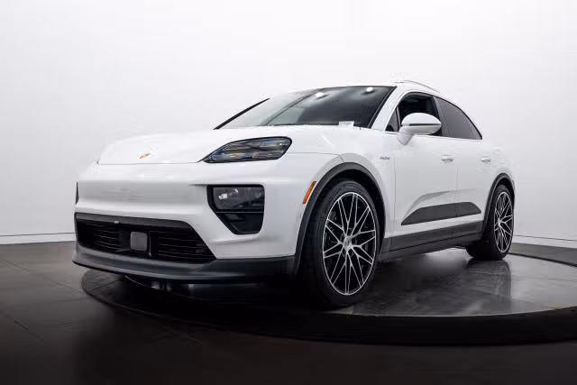 Used 2025 Porsche Macan S with VIN WP1AB2XA6SL152984 for sale in Highland Park, IL