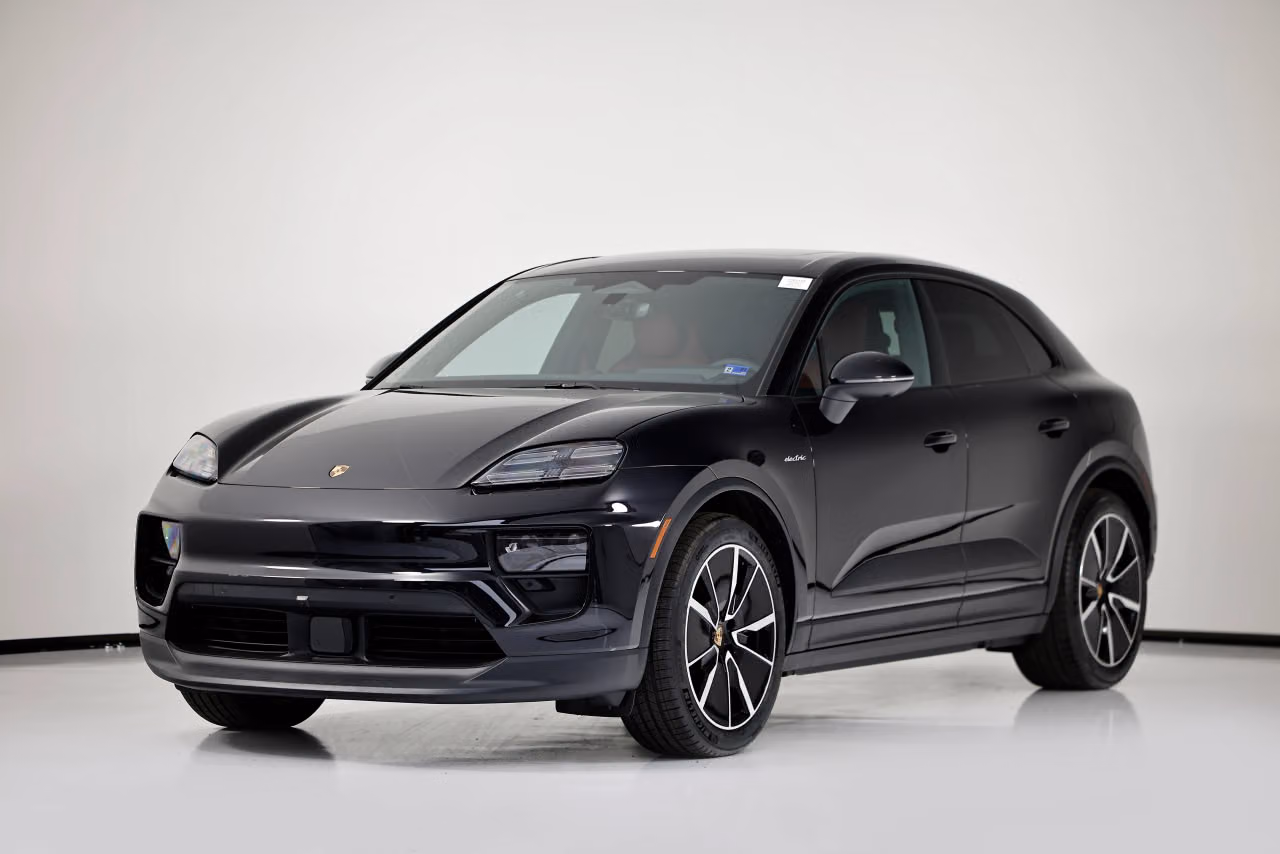 2026 Porsche Macan Base - Photo 4