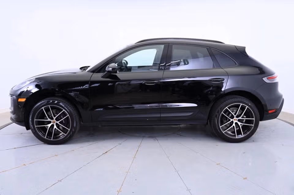 2025 Porsche Macan Base - Photo 11