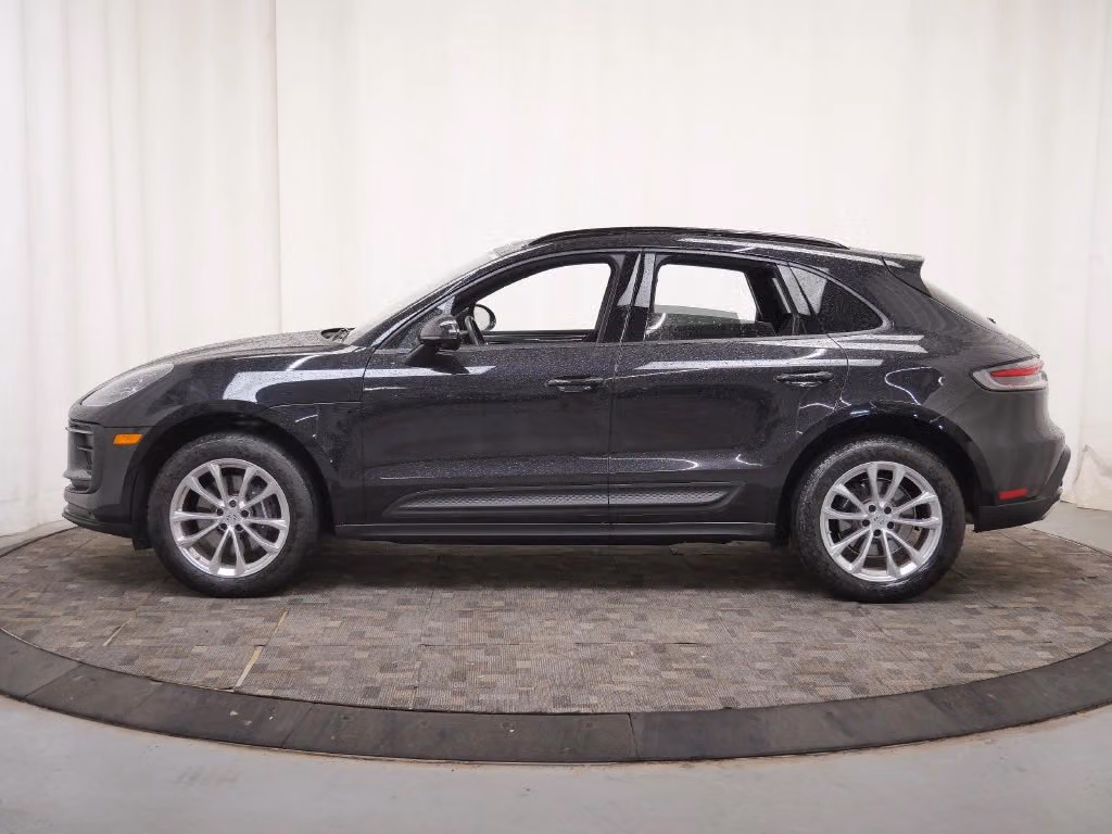 2025 Porsche Macan Base - Photo 12