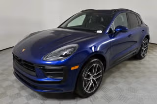 2026 Porsche Macan -'s photo