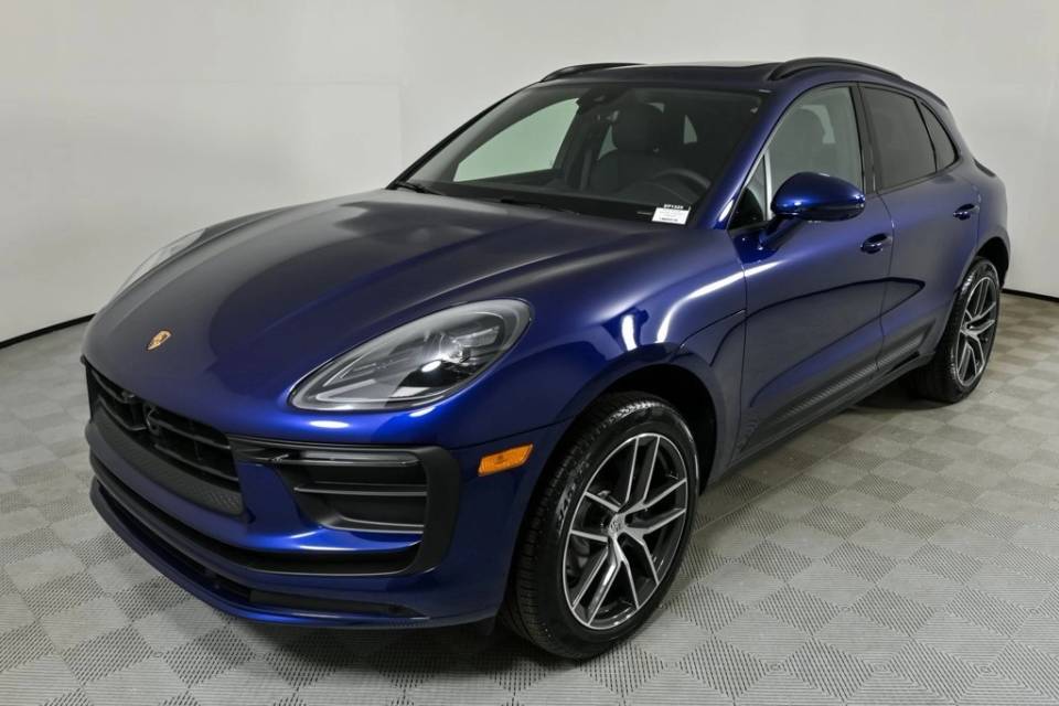2026 Porsche Macan Base
