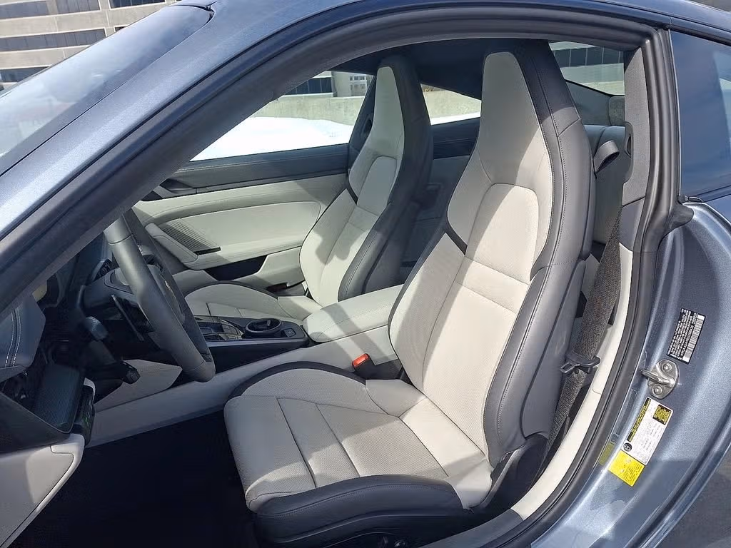 2025 Porsche 911 - Photo 36