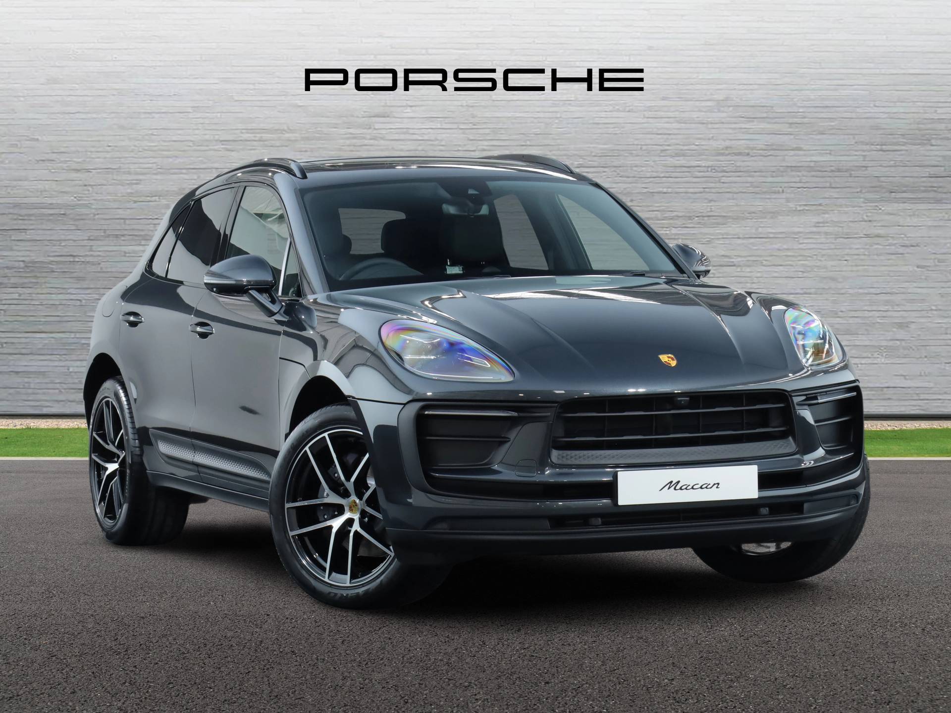 Macan, photo 1 of 28